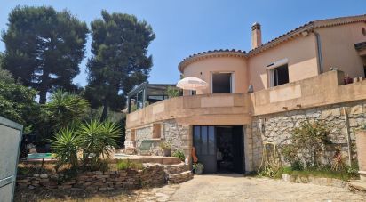 House 4 rooms of 109 m² in Six-Fours-les-Plages (83140)