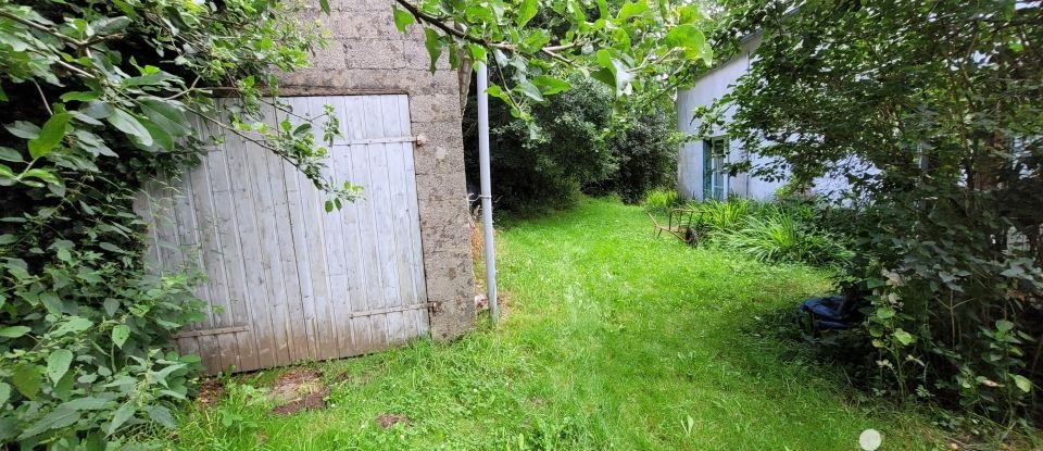 House 5 rooms of 100 m² in Saint-Goazec (29520)