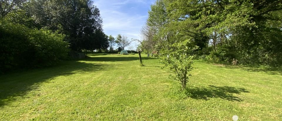 Land of 2,177 m² in Guenrouet (44530)