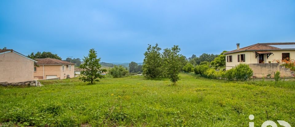 Land of 3,565 m² in Moissac (82200)