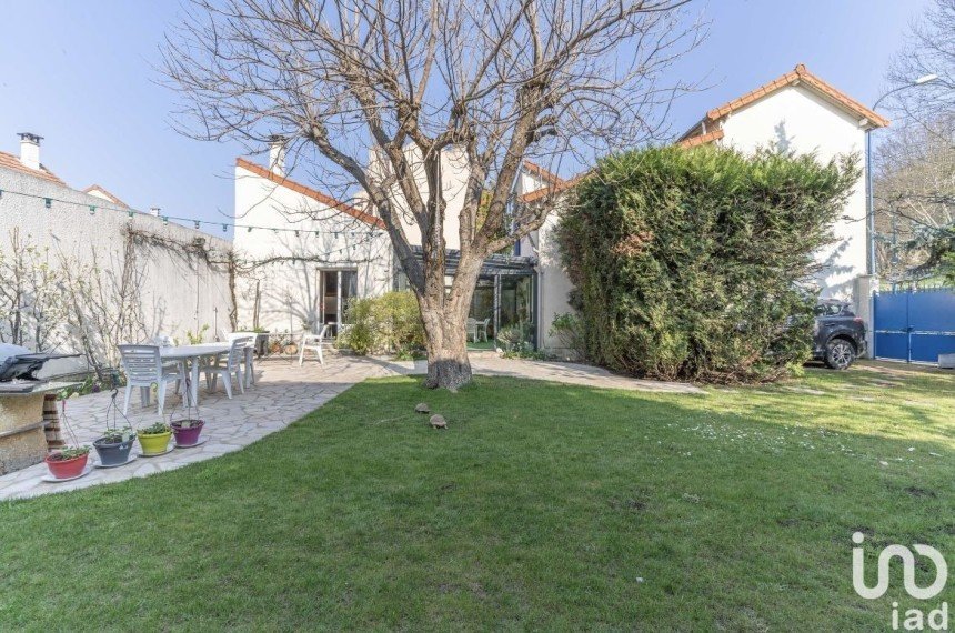 Maison 8 pièces de 204 m² à Les Lilas (93260)