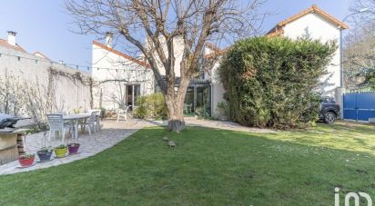 House 8 rooms of 204 m² in Les Lilas (93260)