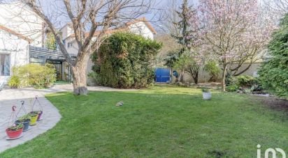 House 8 rooms of 204 m² in Les Lilas (93260)