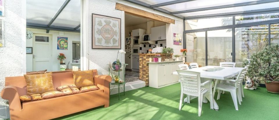 Maison 8 pièces de 204 m² à Les Lilas (93260)