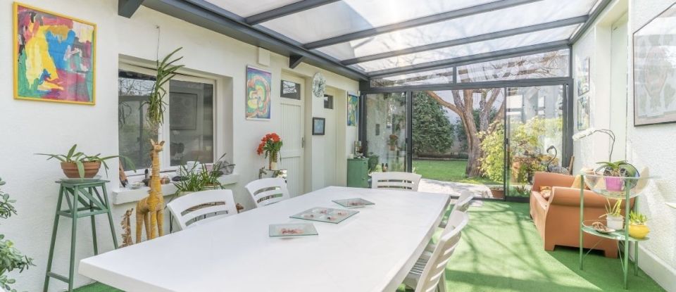 Maison 8 pièces de 204 m² à Les Lilas (93260)