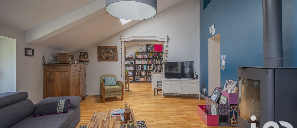 House 5 rooms of 115 m² in Réaumont (38140)