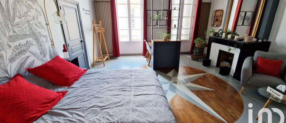 Maison de ville 8 pièces de 330 m² à Fontenay-le-Comte (85200)