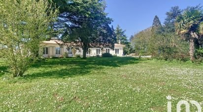 Maison traditionnelle 7 pièces de 221 m² à - (85400)