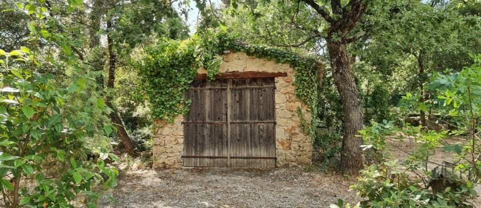 Maison 10 pièces de 285 m² à Garéoult (83136)