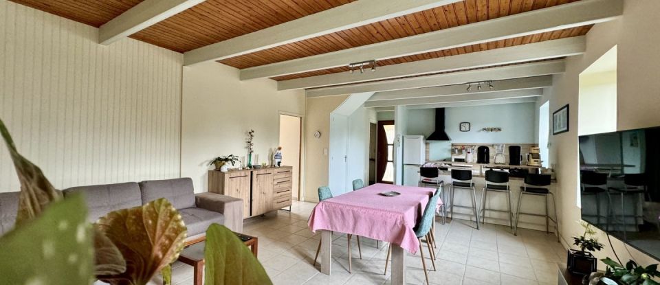 House 5 rooms of 90 m² in Saint-Jean-Trolimon (29120)