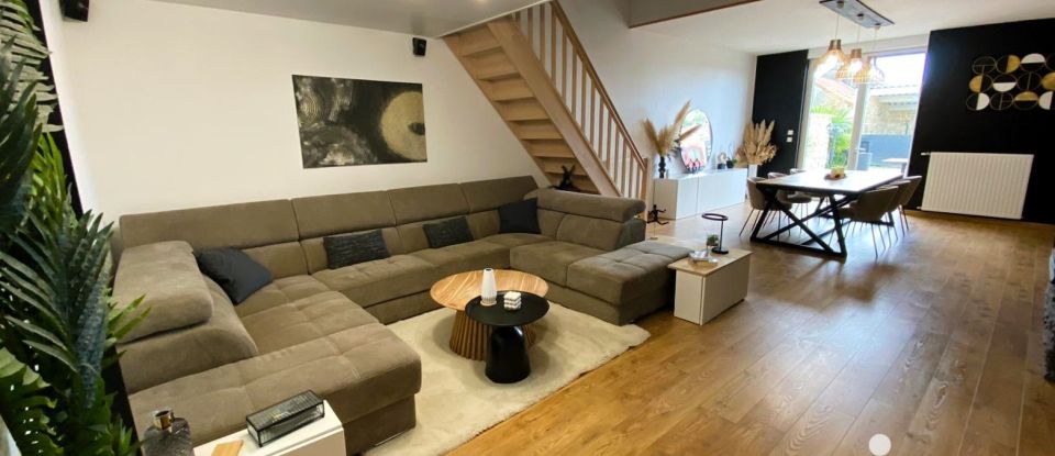 Mansion 10 rooms of 220 m² in Nanteuil (79400)