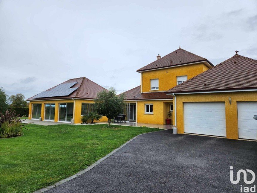 Maison 6 pièces de 191 m² à Saint-Michel-Tubœuf (61300)