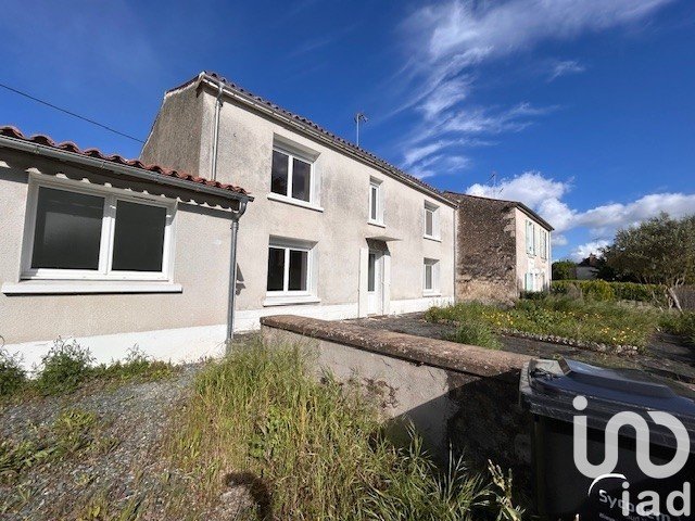 Maison traditionnelle 5 pièces de 152 m² à L'Orbrie (85200)