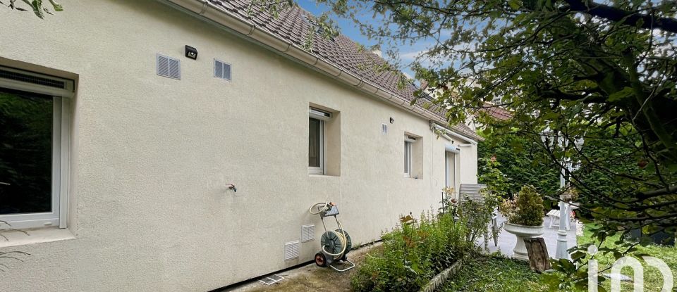 Maison traditionnelle 7 pièces de 120 m² à Garges-lès-Gonesse (95140)