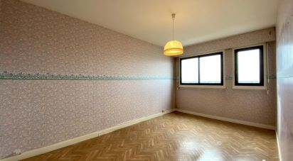 Apartment 4 rooms of 87 m² in Poitiers (86000)