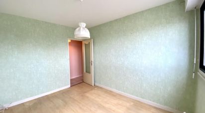 Apartment 4 rooms of 87 m² in Poitiers (86000)