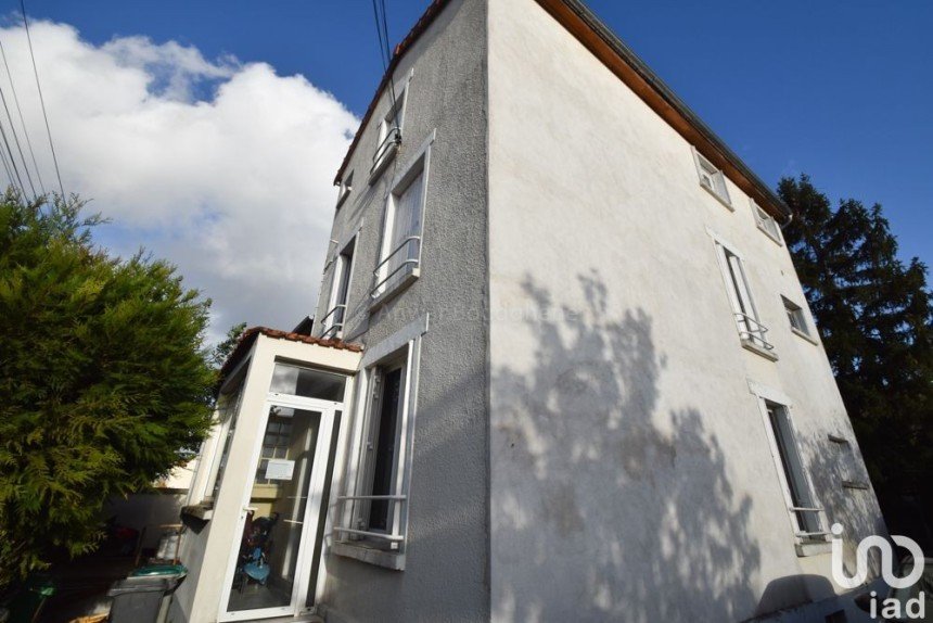 Building in Villeneuve-le-Roi (94290) of 118 m²