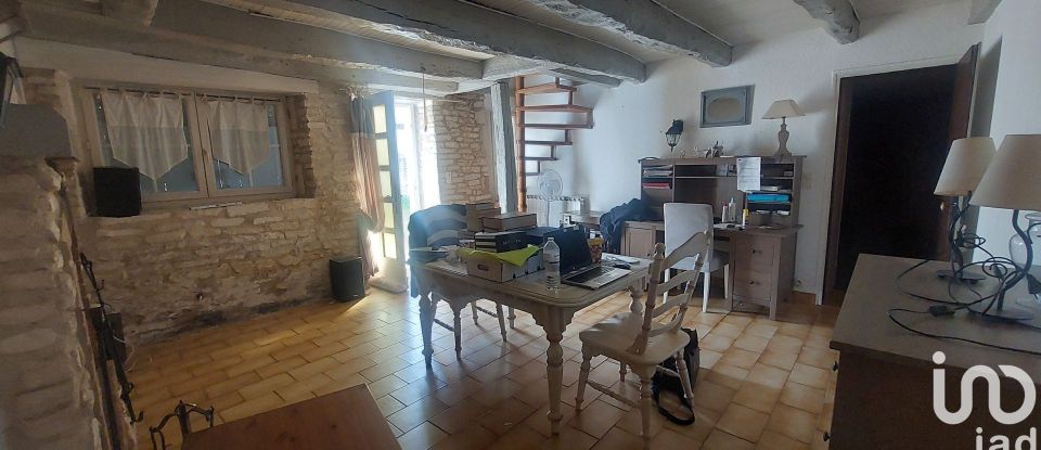 Maison de campagne 4 pièces de 110 m² à - (86130)