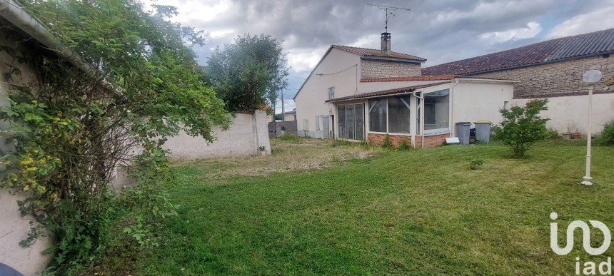 Maison de campagne 4 pièces de 110 m² à - (86130)