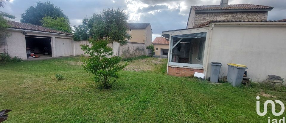 Maison de campagne 4 pièces de 110 m² à - (86130)