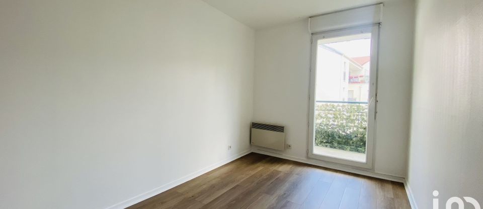 Apartment 3 rooms of 55 m² in Trappes (78190)