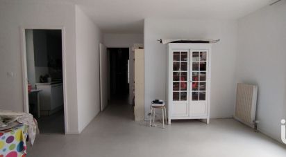 Apartment 4 rooms of 82 m² in Évry (91000)