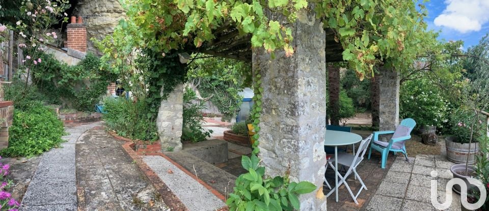 House 5 rooms of 232 m² in Rochecorbon (37210)