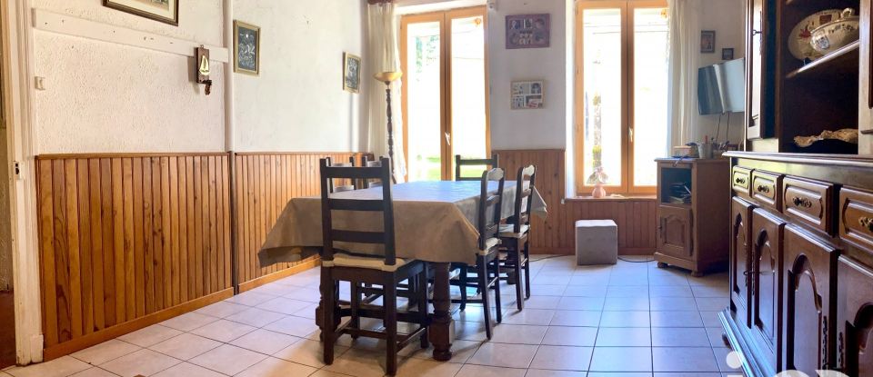 Village house 4 rooms of 124 m² in Saint-Martin-du-Puy (58140)