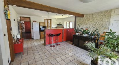 Country home 4 rooms of 160 m² in Ruelle-sur-Touvre (16600)