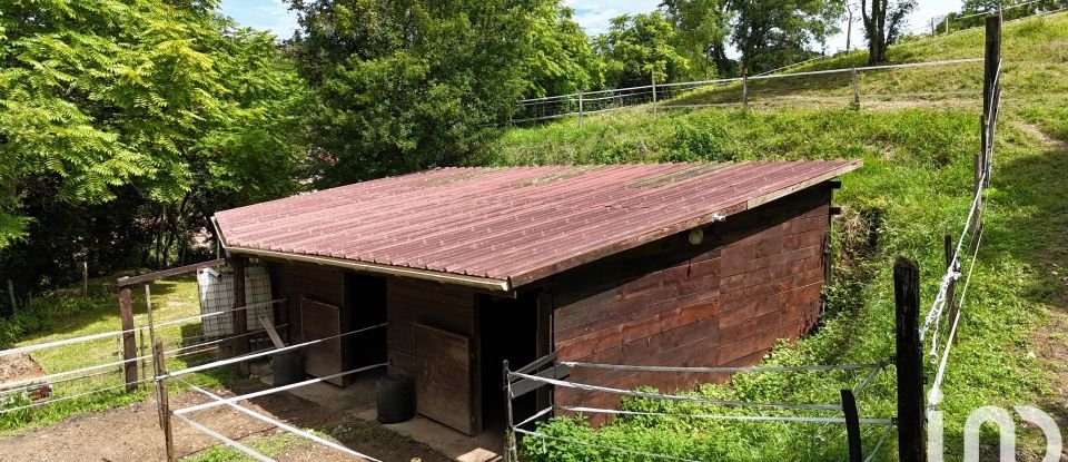 Maison 4 pièces de 160 m² à Ruelle-sur-Touvre (16600)