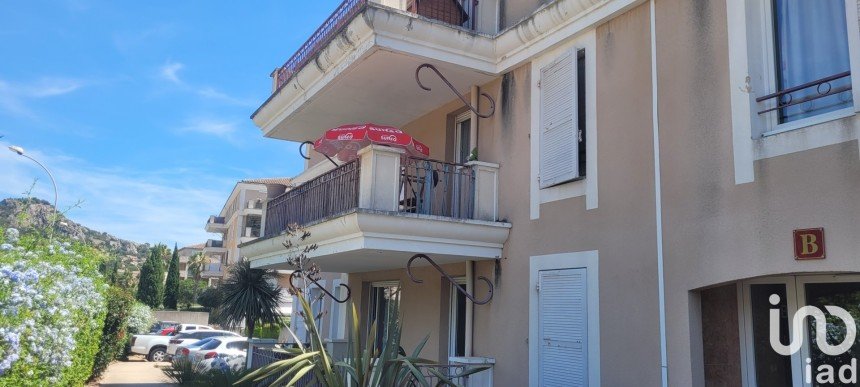 Apartment 2 rooms of 48 m² in Hyères (83400)