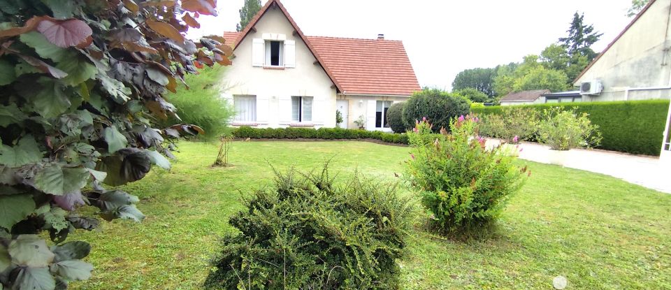 House 5 rooms of 155 m² in Cléry-Saint-André (45370)