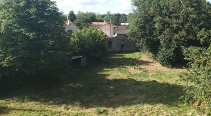 Terrain de 1 700 m² à Chiré-en-Montreuil (86190)