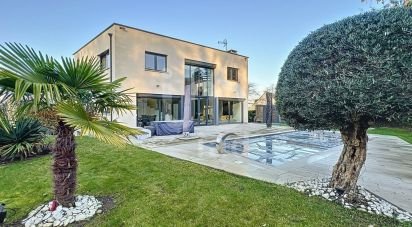 Architect house 9 rooms of 250 m² in Chessy (77700)