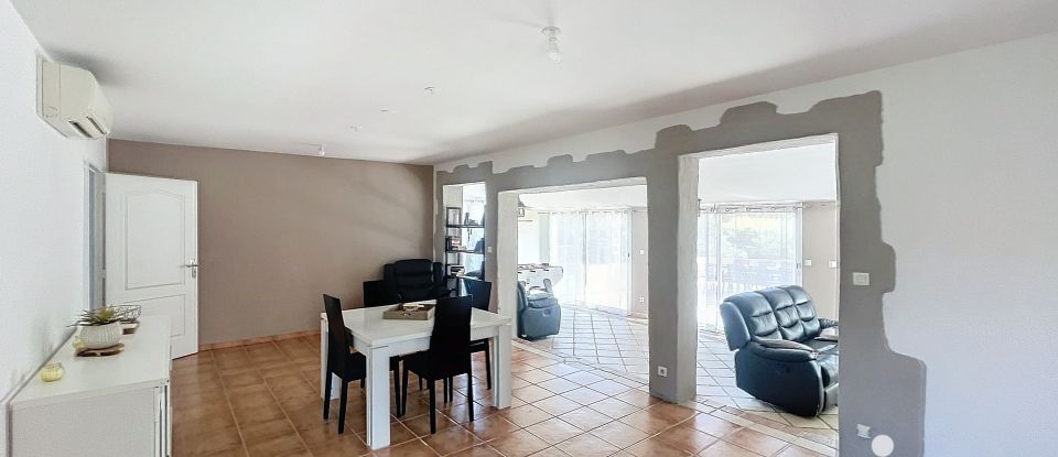 Maison 6 pièces de 138 m² à Vernègues (13116)