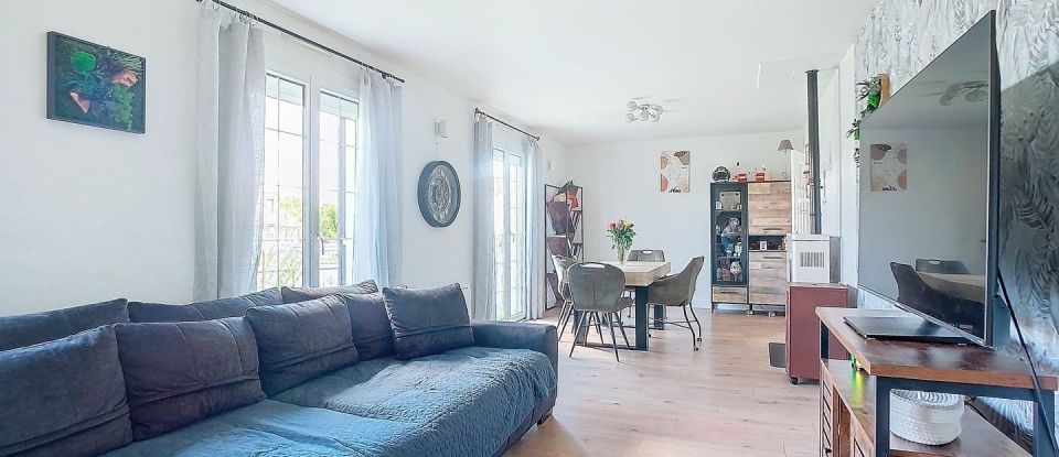 Maison 7 pièces de 109 m² à Noisy-Rudignon (77940)