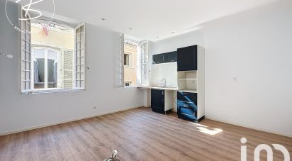 Building in Toulon (83000) of 103 m²