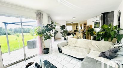 Maison 4 pièces de 103 m² à Mont (64300)