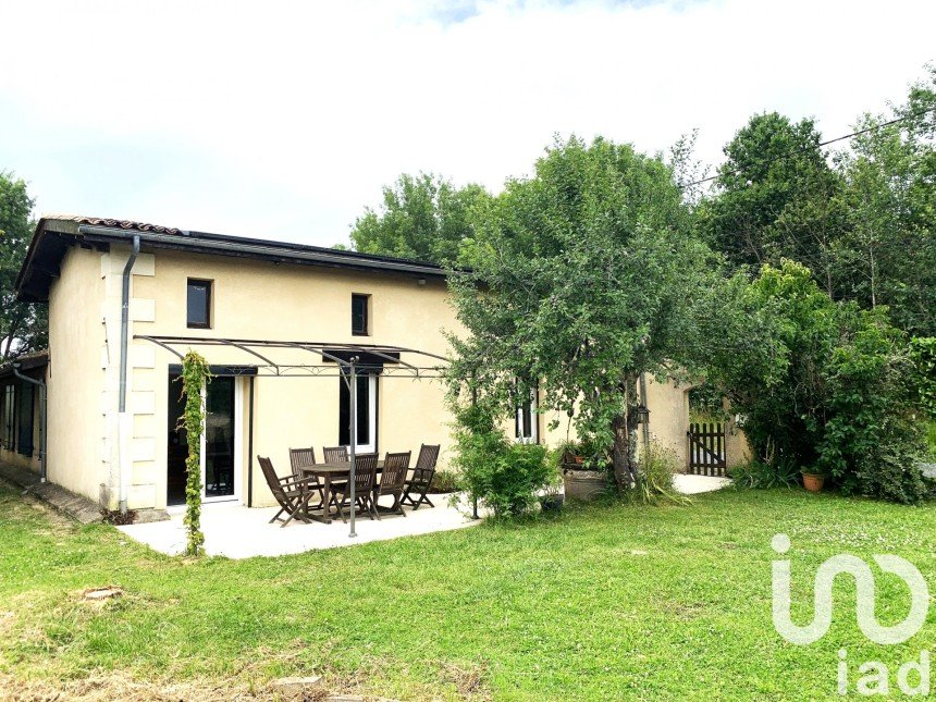 House 4 rooms of 126 m² in Saint-Ciers-d'Abzac (33910)