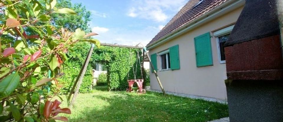 House 6 rooms of 122 m² in Courcouronnes (91080)