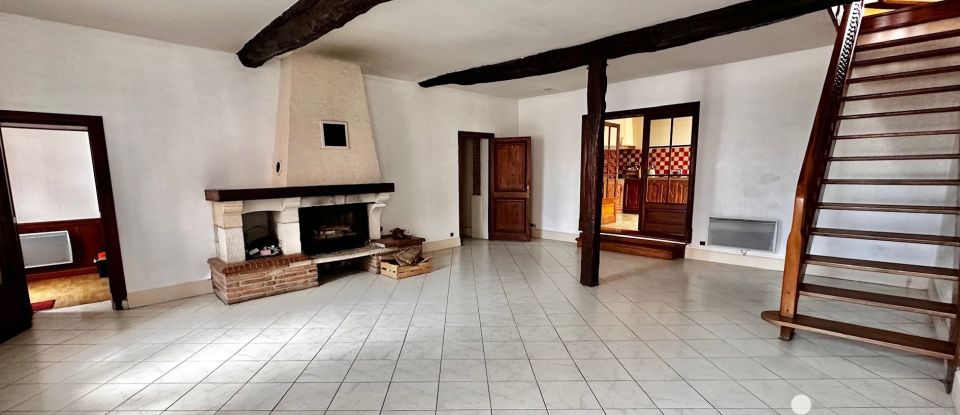 House 7 rooms of 188 m² in Saint-Élix-le-Château (31430)