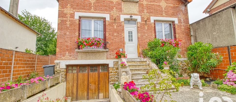 Traditional house 6 rooms of 101 m² in Sarcelles (95200)