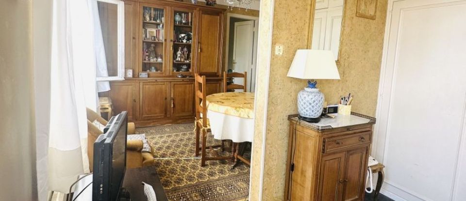 Apartment 4 rooms of 57 m² in Châtillon (92320)