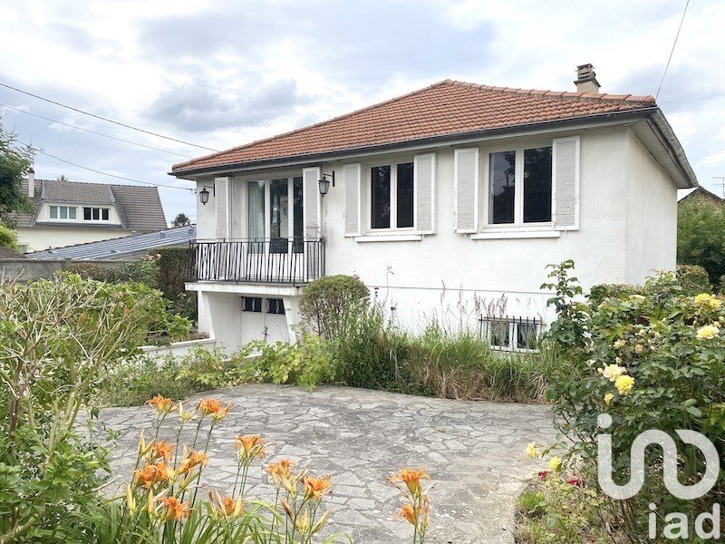 Traditional house 5 rooms of 90 m² in Saint-Leu-la-Forêt (95320)