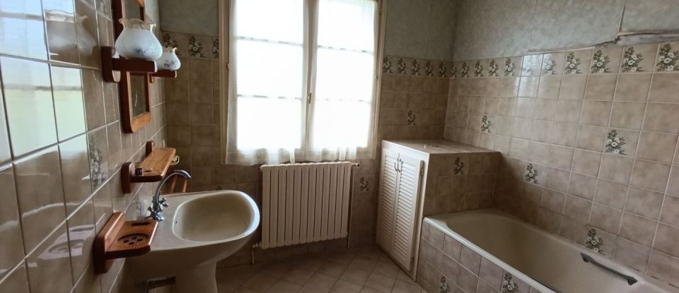 House 7 rooms of 147 m² in Cléré-du-Bois (36700)