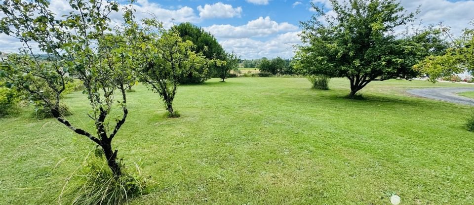 Land of 2,900 m² in Saint-Sulpice-en-Pareds (85410)