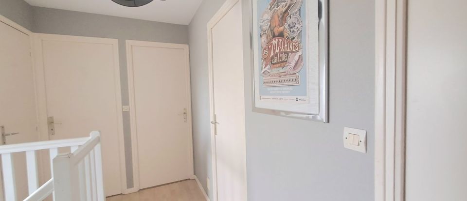 House 5 rooms of 105 m² in Noyal-Châtillon-sur-Seiche (35230)