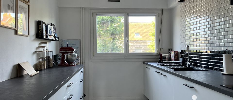 Apartment 3 rooms of 69 m² in Nantes (44300)