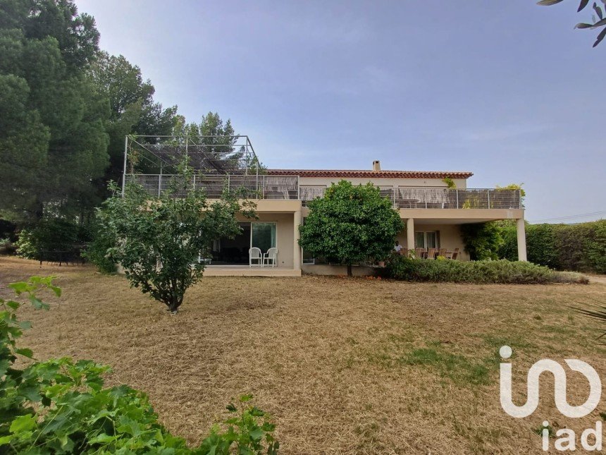 Maison de campagne 7 pièces de 306 m² à Le Castellet (83330)