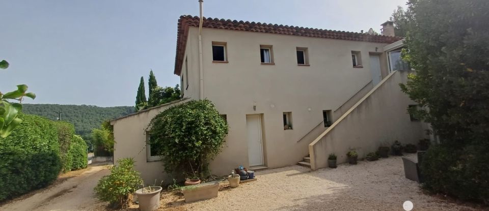 Maison de campagne 7 pièces de 306 m² à Le Castellet (83330)